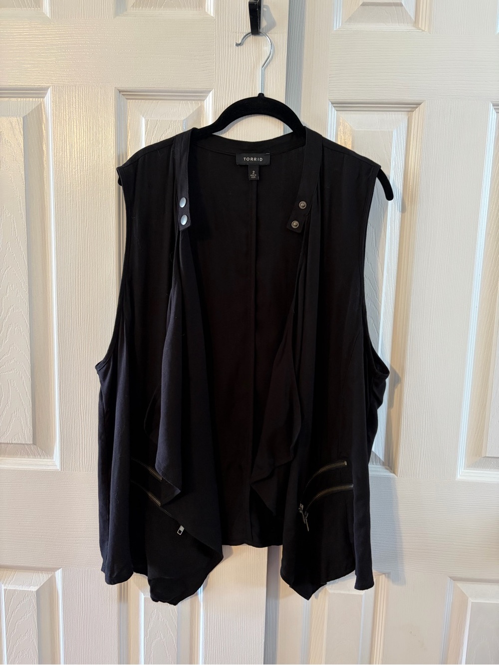 Torrid Black Draped Open-Front Vest With Zipper Details Size 2 - 2X 18-20